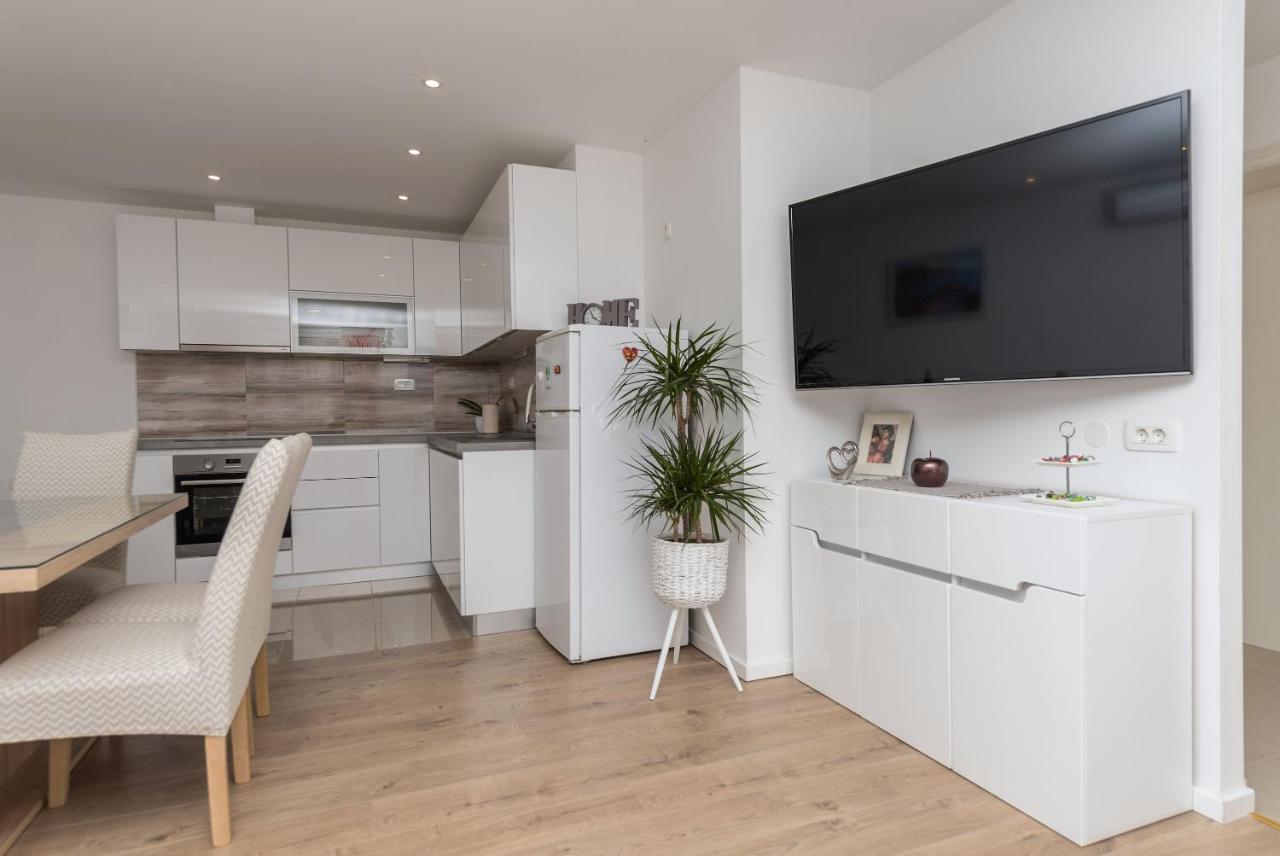 Apartment Strawberry Makarska Ngoại thất bức ảnh