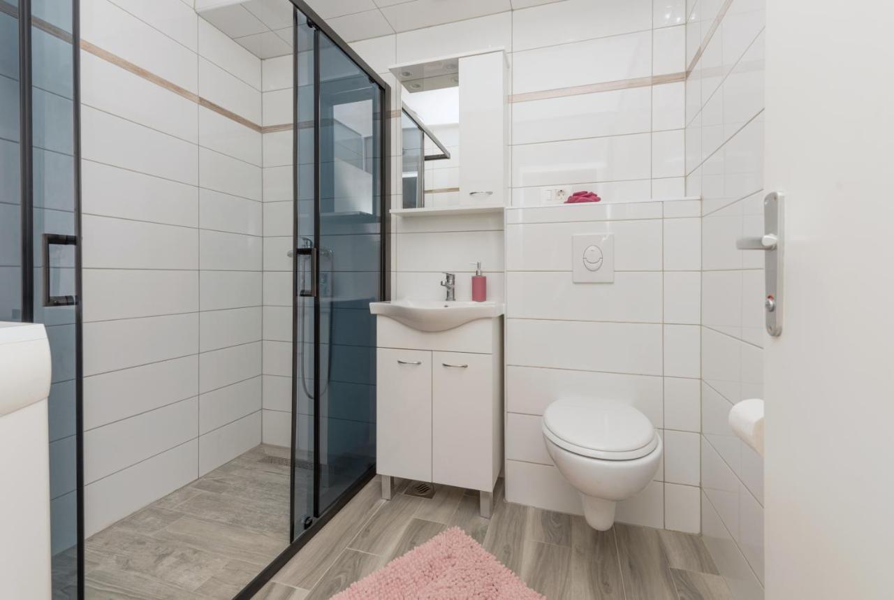 Apartment Strawberry Makarska Ngoại thất bức ảnh