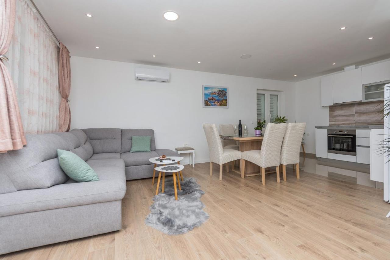 Apartment Strawberry Makarska Ngoại thất bức ảnh