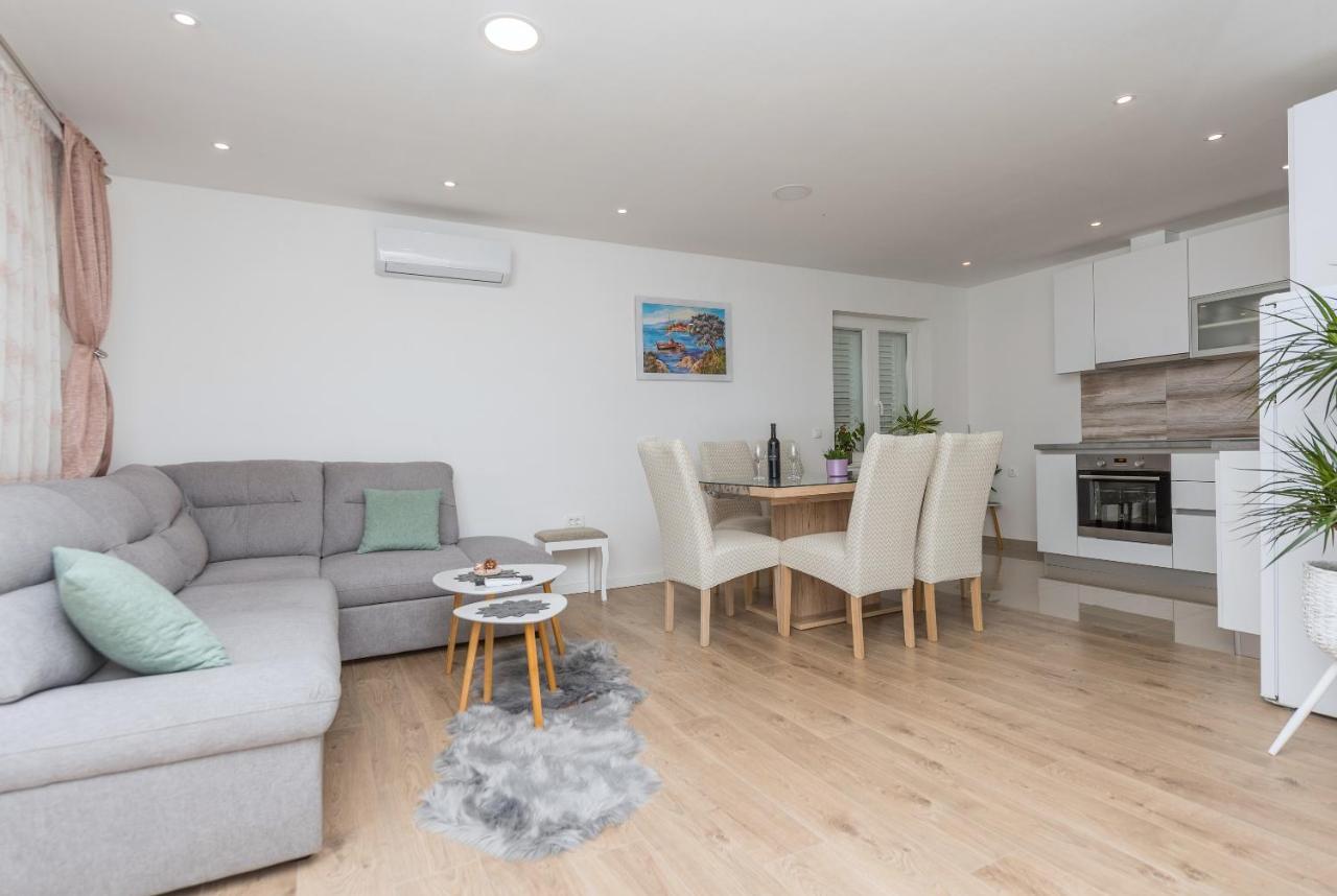 Apartment Strawberry Makarska Ngoại thất bức ảnh