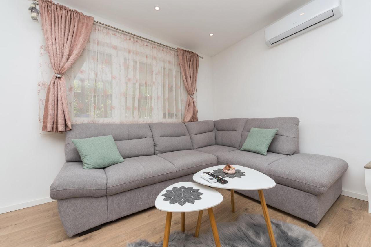 Apartment Strawberry Makarska Ngoại thất bức ảnh