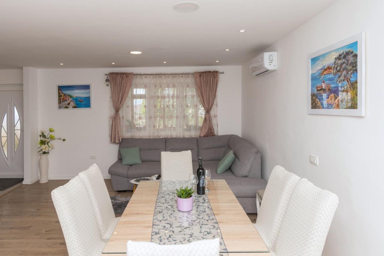 Apartment Strawberry Makarska Ngoại thất bức ảnh
