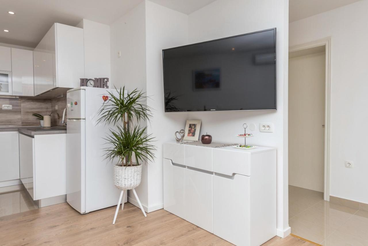 Apartment Strawberry Makarska Ngoại thất bức ảnh