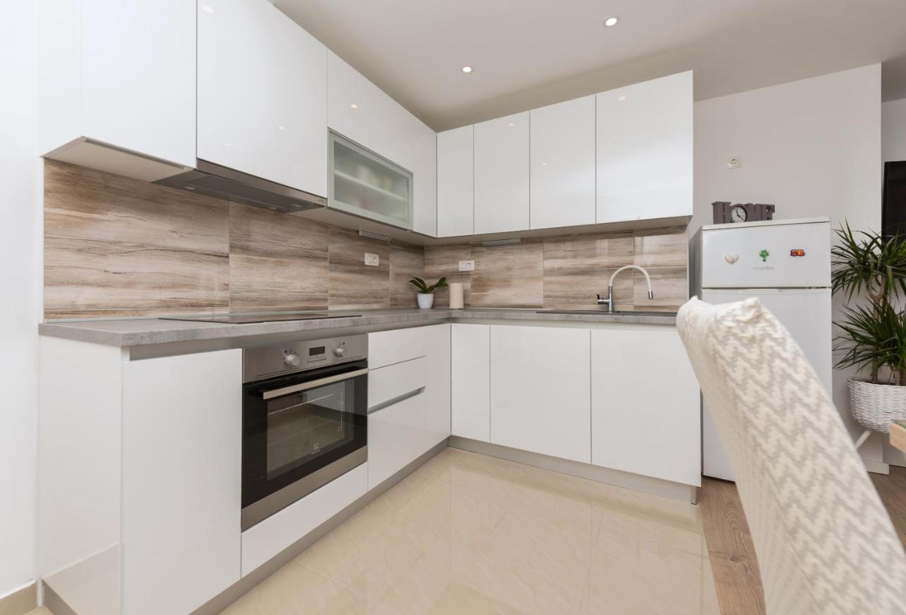 Apartment Strawberry Makarska Ngoại thất bức ảnh