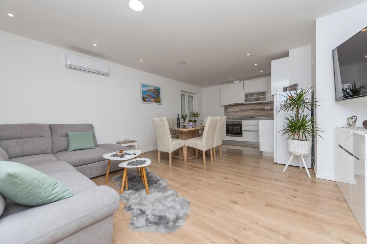 Apartment Strawberry Makarska Ngoại thất bức ảnh